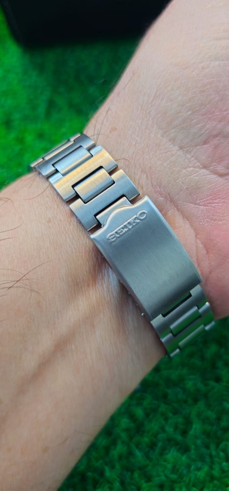 WhatsApp Image 2026-01-21 at 9.30.24 AM (1) Vintage & Rare 1970s Seiko 5 Automatic 6119 caliber 21-jewels TV dial japan made Men's watch (Used) - Image 3