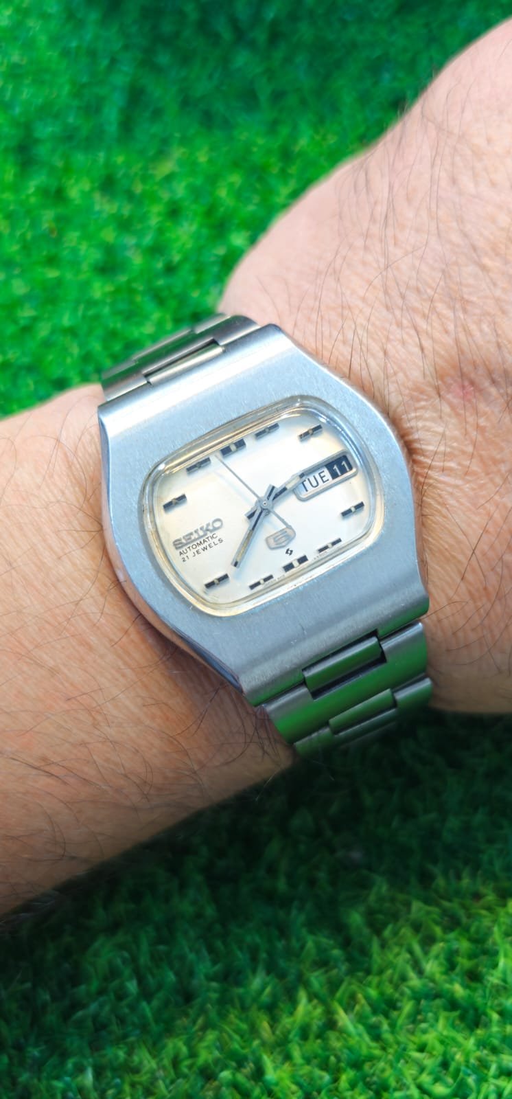 WhatsApp Image 2026-01-21 at 9.30.24 AM Vintage & Rare 1970s Seiko 5 Automatic 6119 caliber 21-jewels TV dial japan made Men's watch (Used) - Image 2
