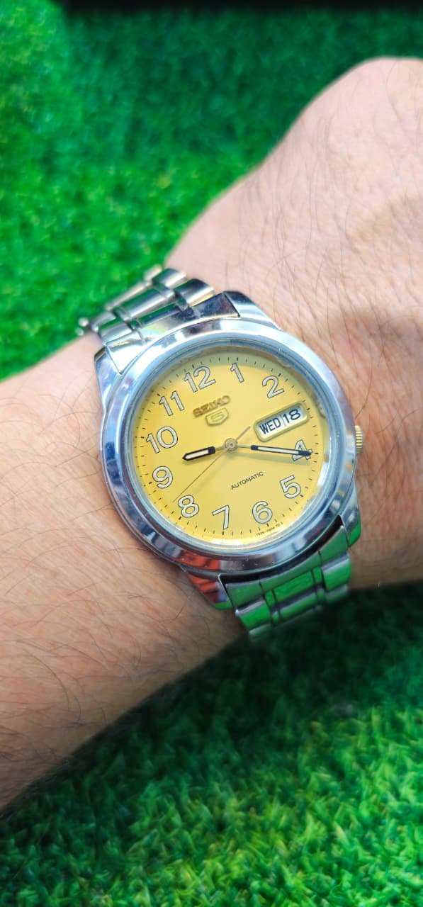 WhatsApp Image 2026-01-21 at 9.49.34 AM (1) Seiko 5 Automatic 7s26 caliber 21-jewels 39mm dial japan made watch for Men's (Used) - Image 2