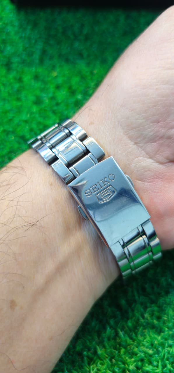WhatsApp Image 2026-01-21 at 9.49.34 AM (2) Seiko 5 Automatic 7s26 caliber 21-jewels 39mm dial japan made watch for Men's (Used) - Image 3