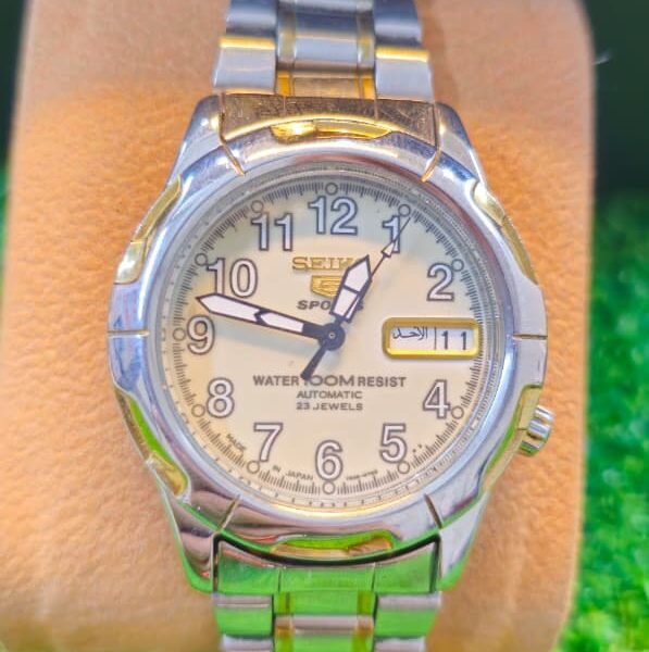 Seiko 5 Sports Automatic 7s36 caliber 23-jewels 100M  japan made watch for Men's (Used)