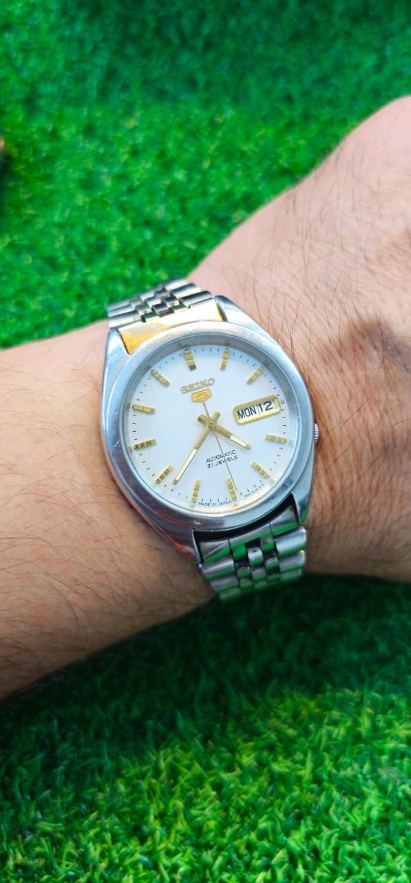 WhatsApp Image 2026-01-21 at 9.52.09 AM (2) Seiko 5 Automatic 7s26 caliber 21-jewels 37mm dial japan made watch for Men's (Used) - Image 2