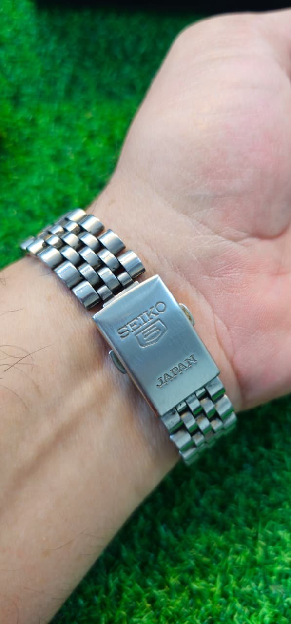 WhatsApp Image 2026-01-21 at 9.52.10 AM Seiko 5 Automatic 7s26 caliber 21-jewels 37mm dial japan made watch for Men's (Used) - Image 3