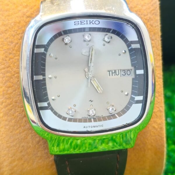 Vintage 1970s Seiko 5 Automatic 7009 caliber 21-jewels 38mm dial  japan made watch for Men's (Used)