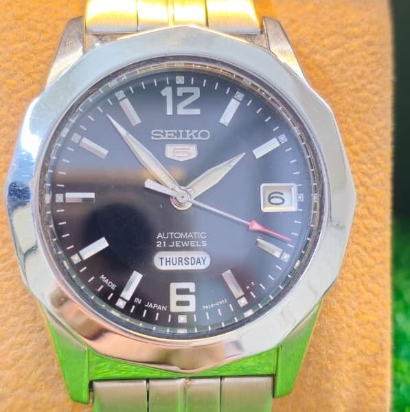 Seiko 5 Automatic 7s26 caliber 21-jewels 39mm dial Double Calendar japan made watch for Men's (Used)