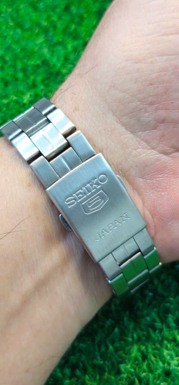 WhatsApp Image 2026-01-22 at 9.57.10 AM Seiko 5 Automatic 7s26 caliber 21-jewels 39mm dial Double Calendar japan made watch for Men's (Used) - Image 2