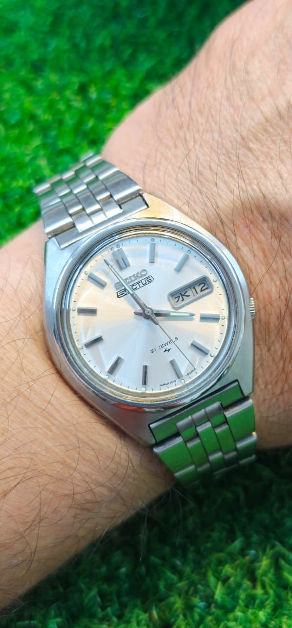 WhatsApp Image 2026-01-23 at 10.03.08 AM (2) Vintage 1970s Seiko 5 Actus Automatic 7019 caliber 21-jewels JDM 37mm dial japan made watch for Men's (Used) - Image 2