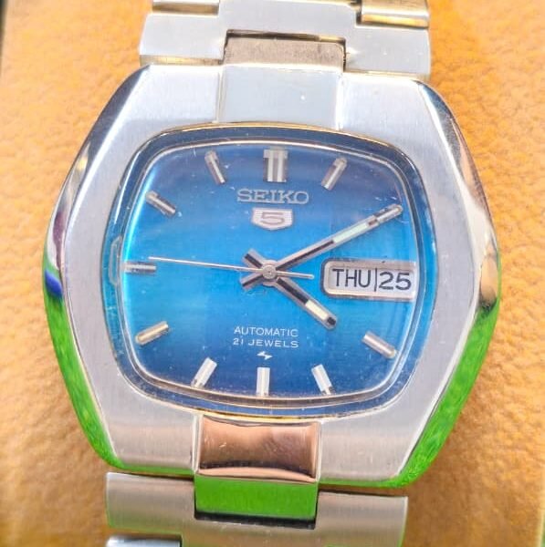 Vintage 1970s Seiko 5 Automatic 7019 caliber 21-jewels 37mm TV  dial  japan made watch for Men's (Used)