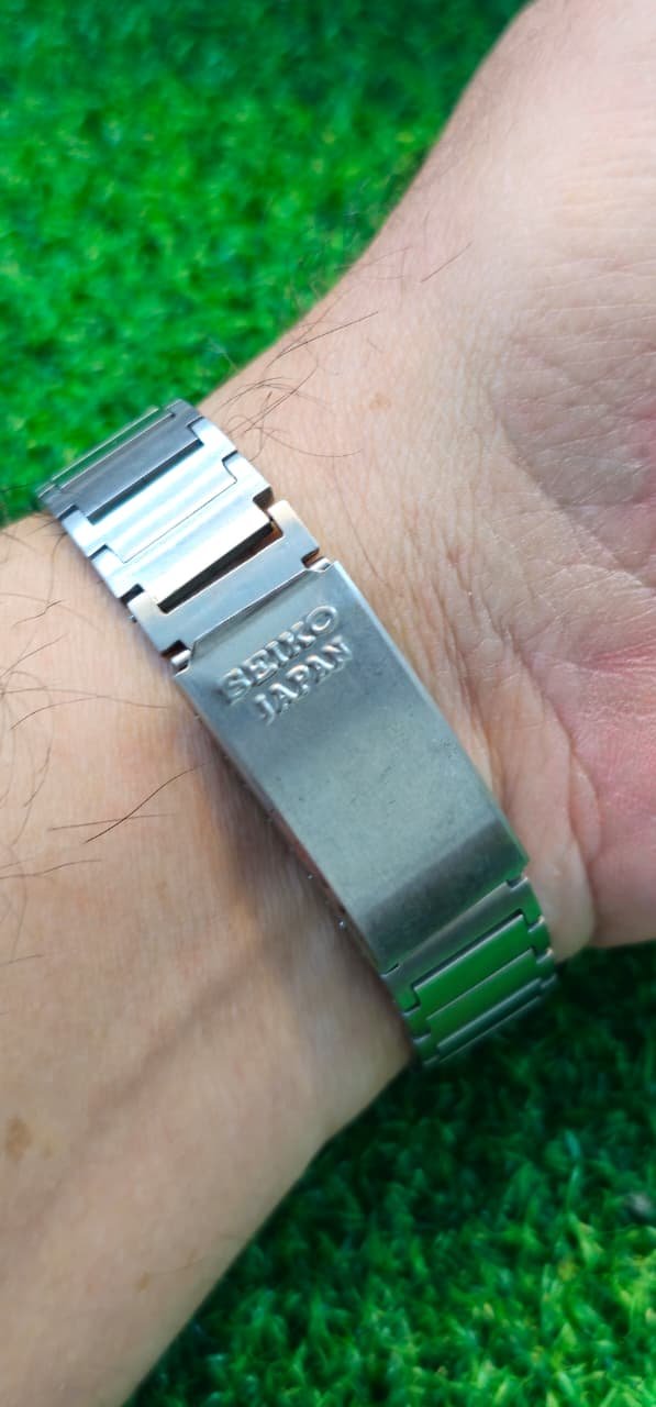 WhatsApp Image 2026-01-23 at 10.05.54 AM Vintage 1970s Seiko 5 Automatic 7019 caliber 21-jewels 37mm TV dial japan made watch for Men's (Used) - Image 3