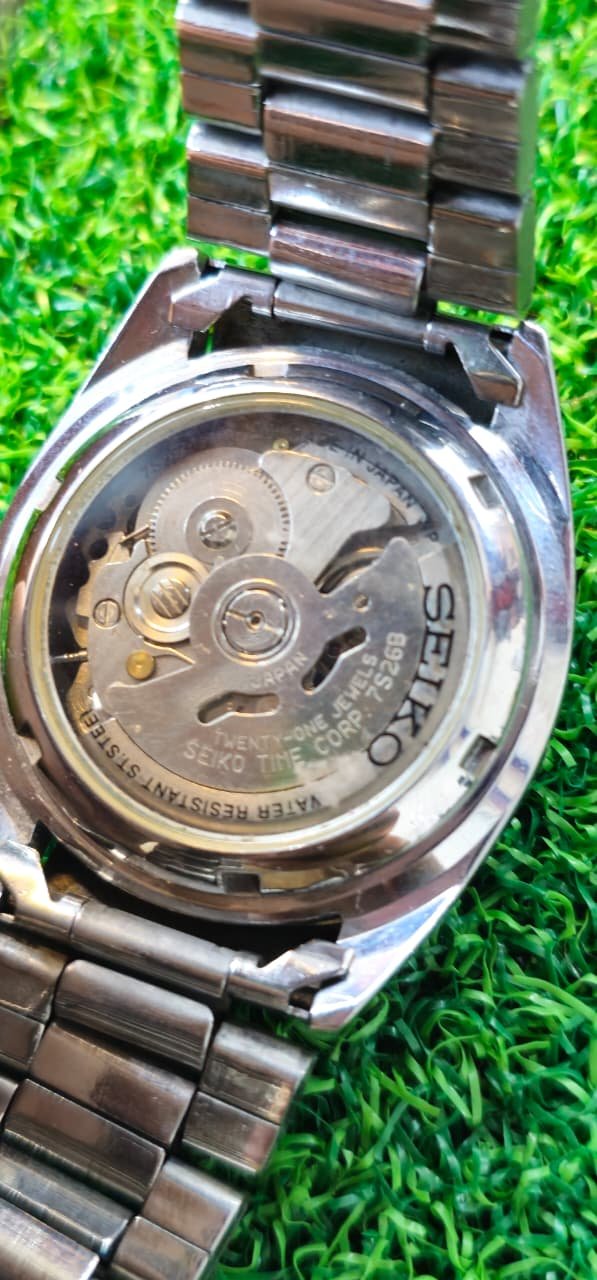 WhatsApp Image 2026-01-23 at 10.12.51 AM (1) Seiko 5 Automatic 7s26 caliber 21-jewels 40mm japan made watch for Men's (Used) - Image 4