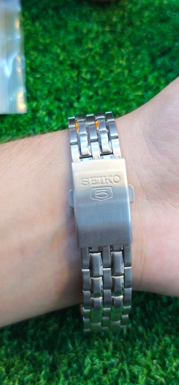 WhatsApp Image 2026-01-23 at 10.14.38 AM (2) Seiko 5 Automatic 7s26 caliber 21-jewels 39mm japan made watch for Men's (Used) - Image 3