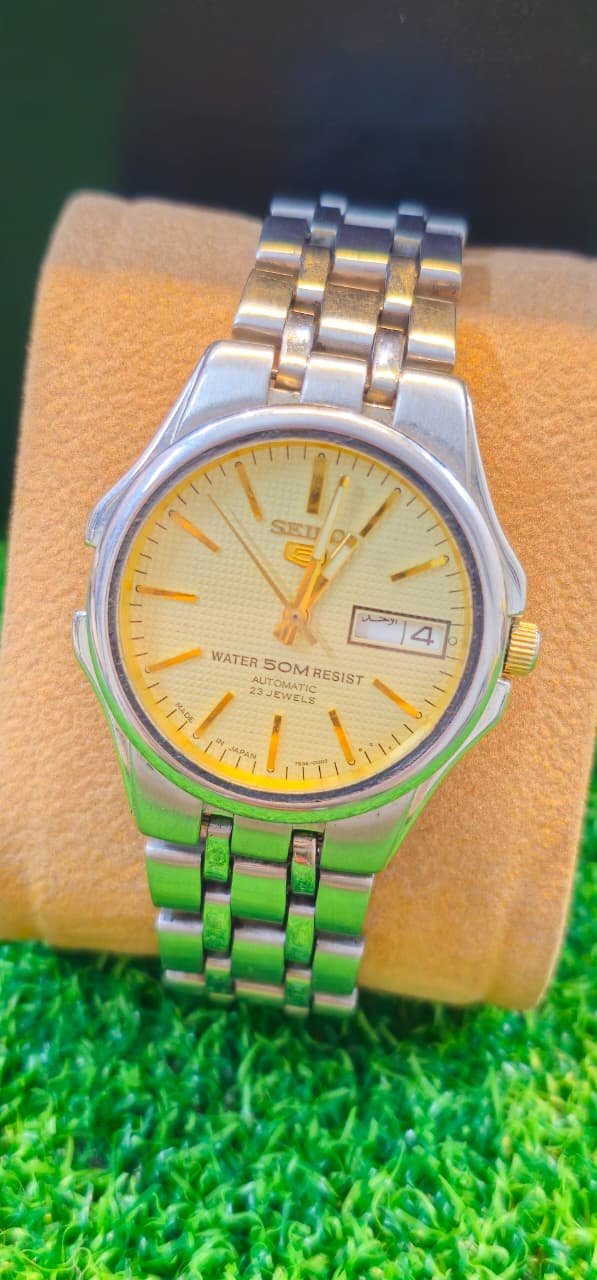 WhatsApp Image 2026-01-23 at 10.19.14 AM Seiko 5 Automatic 7s36 caliber 23-jewels 37mm japan made watch for Men's (Used) - Image 1