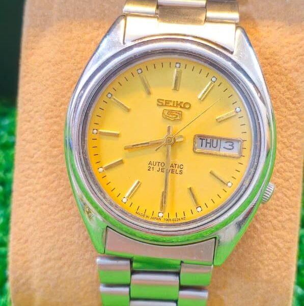 1970s Seiko 5 Automatic 7009 caliber 21-jewels 37mm japan made watch for Men's (Used)