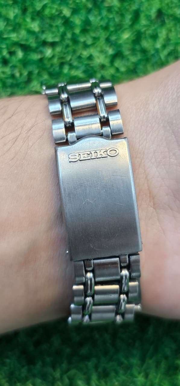 WhatsApp Image 2026-01-23 at 10.37.36 AM Vintage & Rare 1970s Seiko 5 Automatic 7005 caliber 17-jewels 37mm japan made watch for Men's (Used) - Image 3
