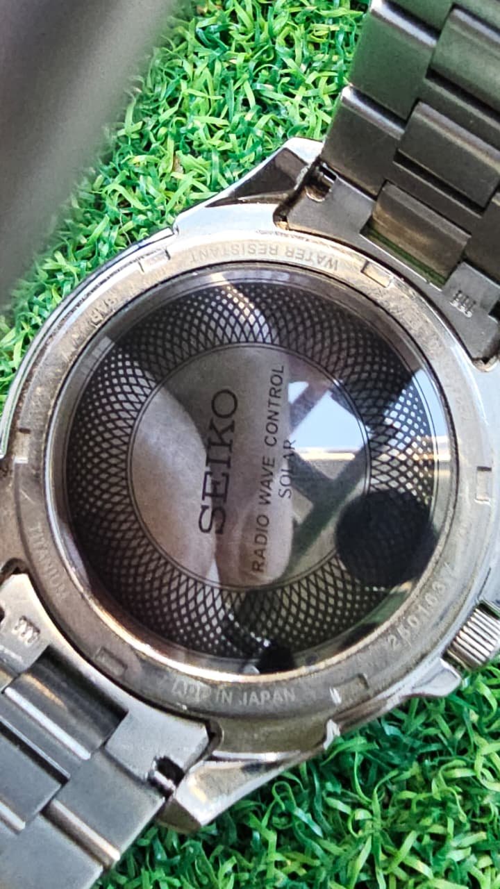 WhatsApp Image 2026-01-23 at 2.13.48 PM Seiko Dolce "Solar Radio Wave" JDM Quartz movement Japan made Men's watch (Used ) - Image 4