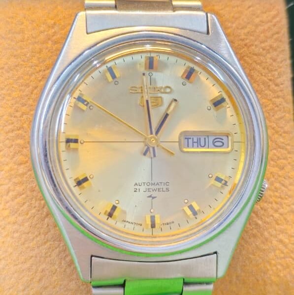Vintage 1970s Seiko 5 Automatic 7019 caliber 21-jewels 37mm dial  japan made watch for Men's (Used)