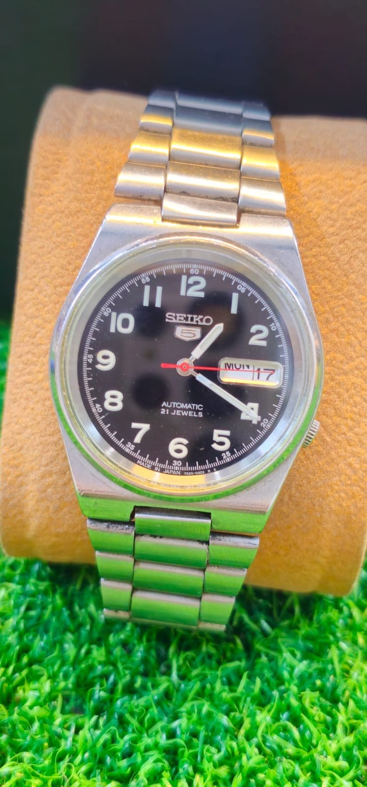 WhatsApp Image 2026-01-23 at 9.59.15 AM Seiko 5 Automatic 7s26 caliber 21-jewels 36mm japan made watch for Men's (Used) - Image 1