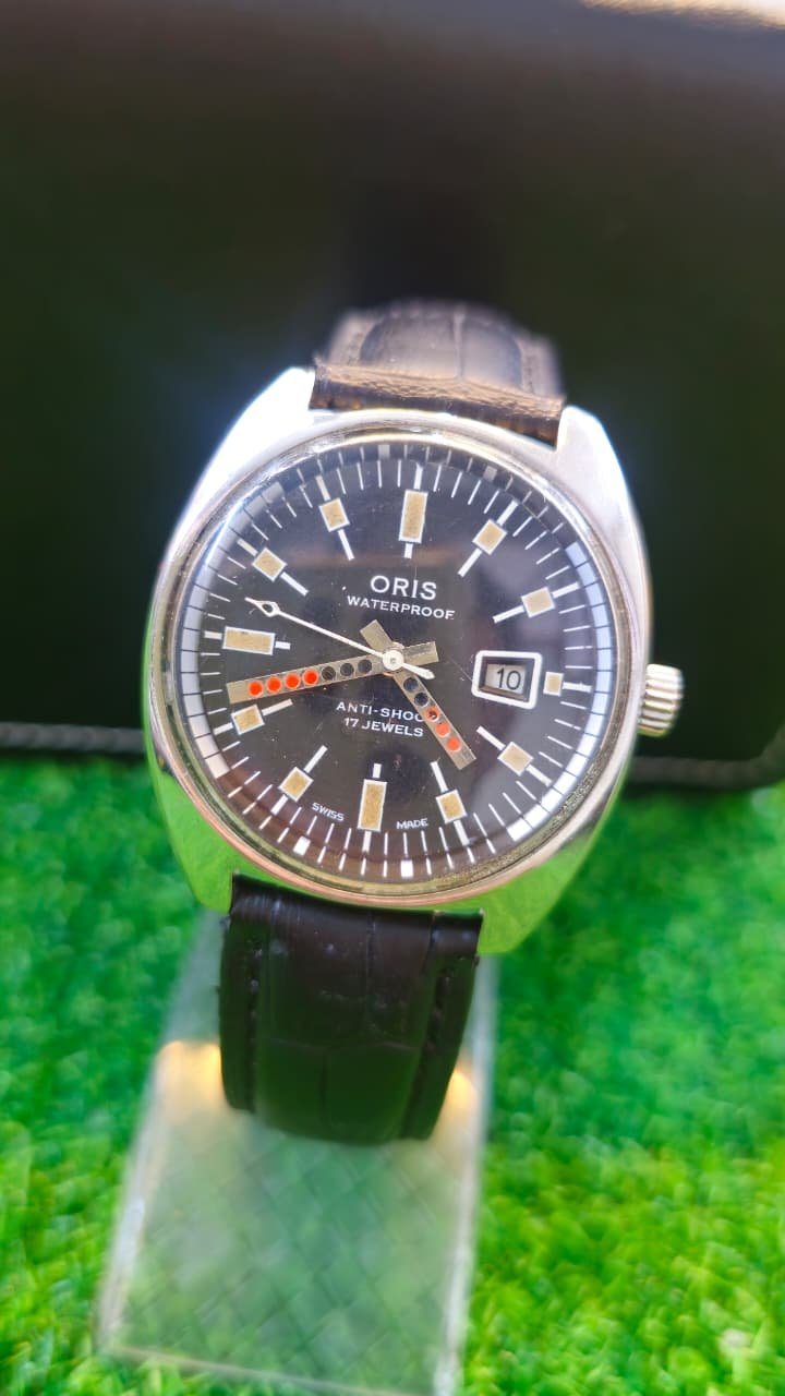 WhatsApp Image 2026-01-24 at 1.29.29 PM Vintage 1970s Oris Manual Handwind 17-jewels Switzerland 🇨🇠made Men's watch(Used) - Image 1