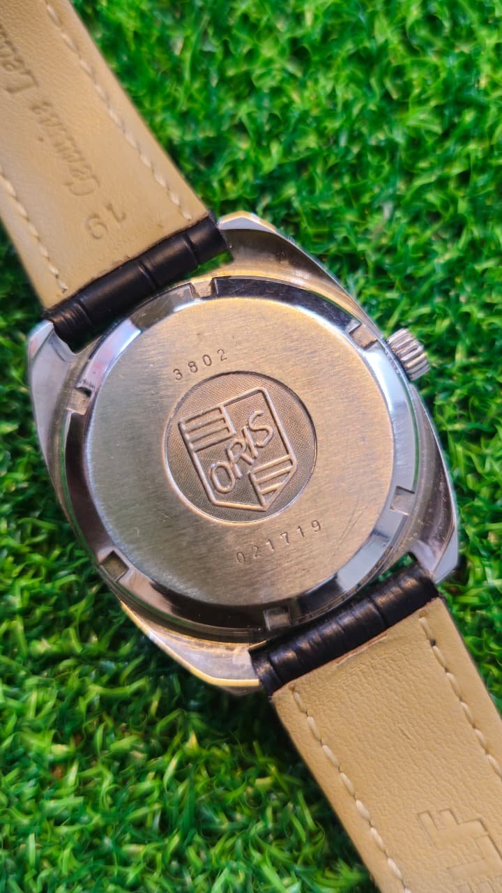 WhatsApp Image 2026-01-24 at 1.29.30 PM Vintage 1970s Oris Manual Handwind 17-jewels Switzerland 🇨🇠made Men's watch(Used) - Image 4