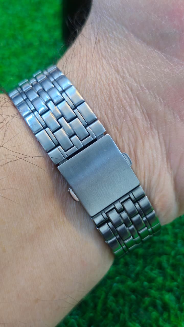 WhatsApp Image 2026-01-24 at 10.42.52 AM (1) Vintage Citizen Exceed ECO drive Quartz movement Japan made Men's watch (Used) - Image 3