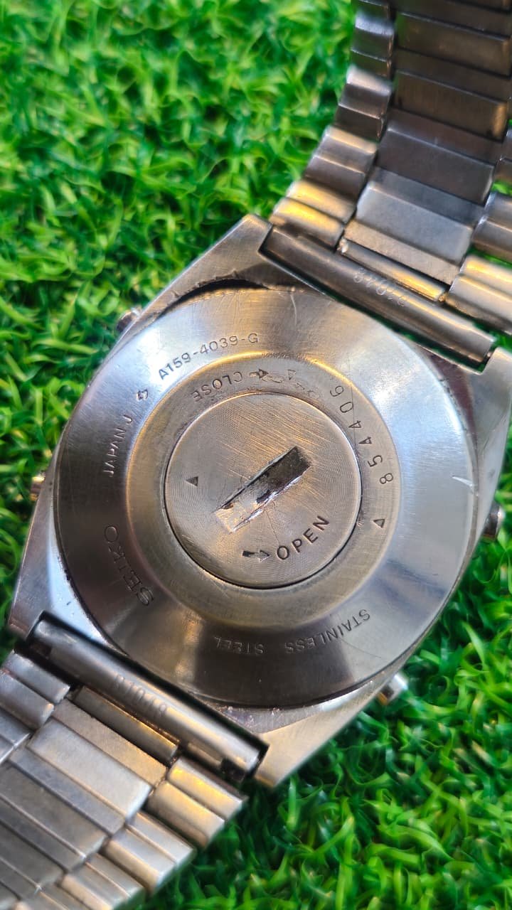 WhatsApp Image 2026-01-24 at 11.01.21 AM Vintage Seiko LC Alarm Quartz Chronograph Japan made Men's watch (Used) - Image 4