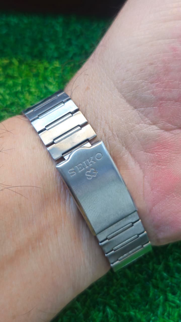 WhatsApp Image 2026-01-24 at 11.01.22 AM Vintage Seiko LC Alarm Quartz Chronograph Japan made Men's watch (Used) - Image 3