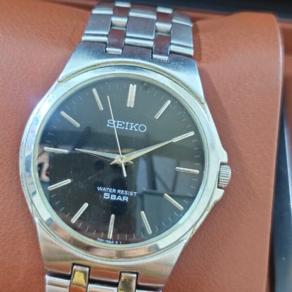 Seiko Quartz 50M Water-resistant Japan made Men's watch (Used)