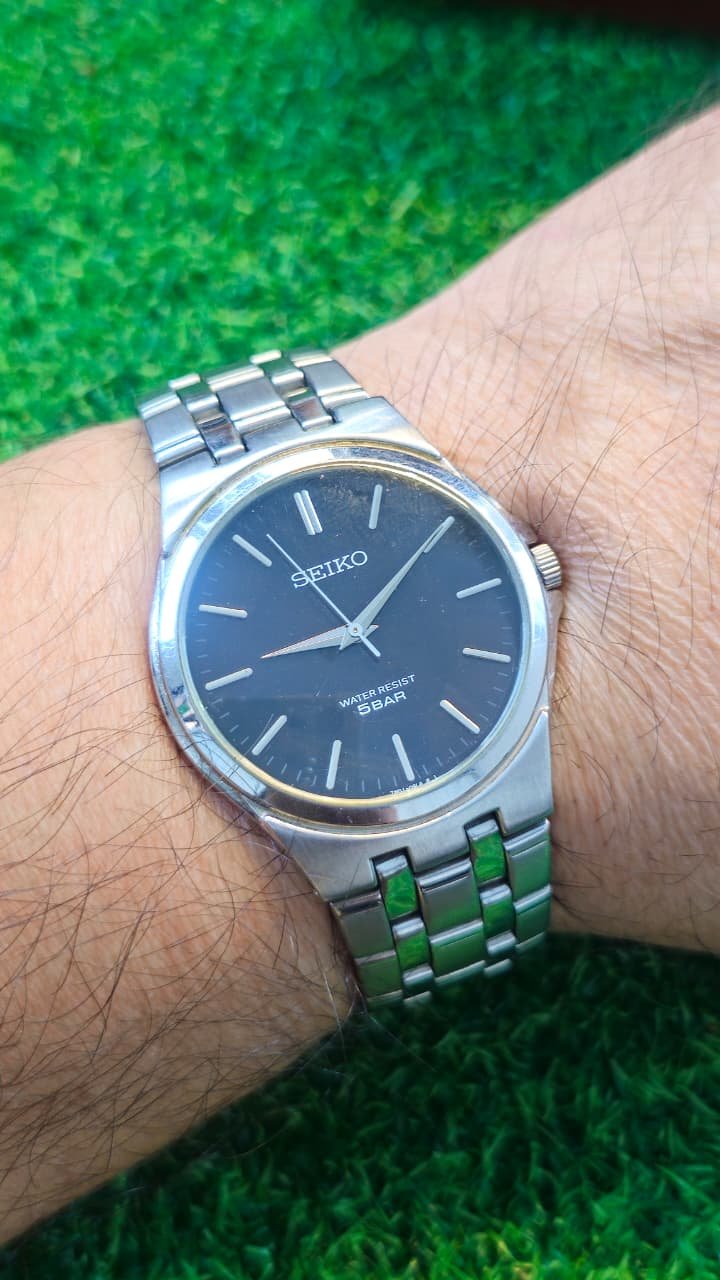 WhatsApp Image 2026-01-24 at 11.13.06 AM (1) Seiko Quartz 50M Water-resistant Japan made Men's watch (Used) - Image 2