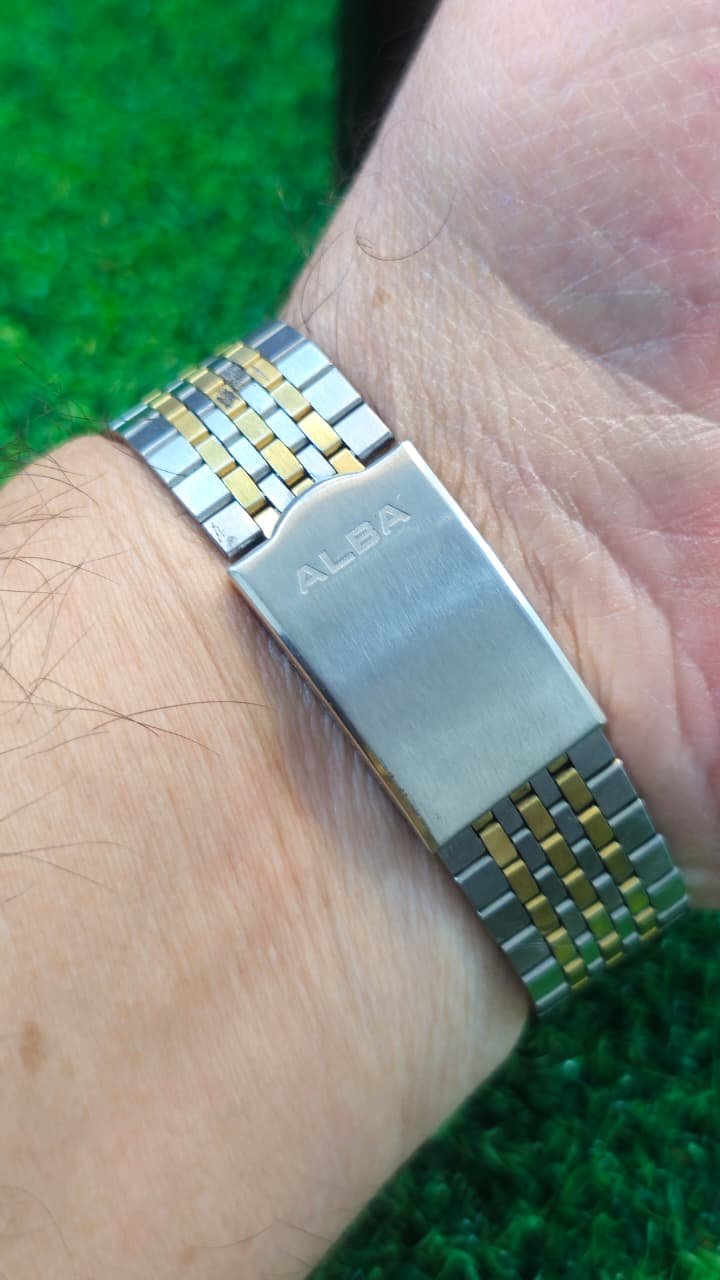 WhatsApp Image 2026-01-24 at 11.19.43 AM (3) ALBA (Seiko) Quartz 100M Water-resistant Japan made Men’s watch (Used) - Image 3