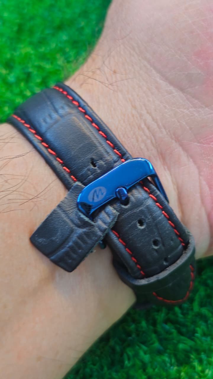 WhatsApp Image 2026-01-24 at 11.32.12 AM Vintage 1980s Roamer Stingray Automatic 21-Jewels Switzerland 🇨🇠made Men's watch (Used) - Image 3