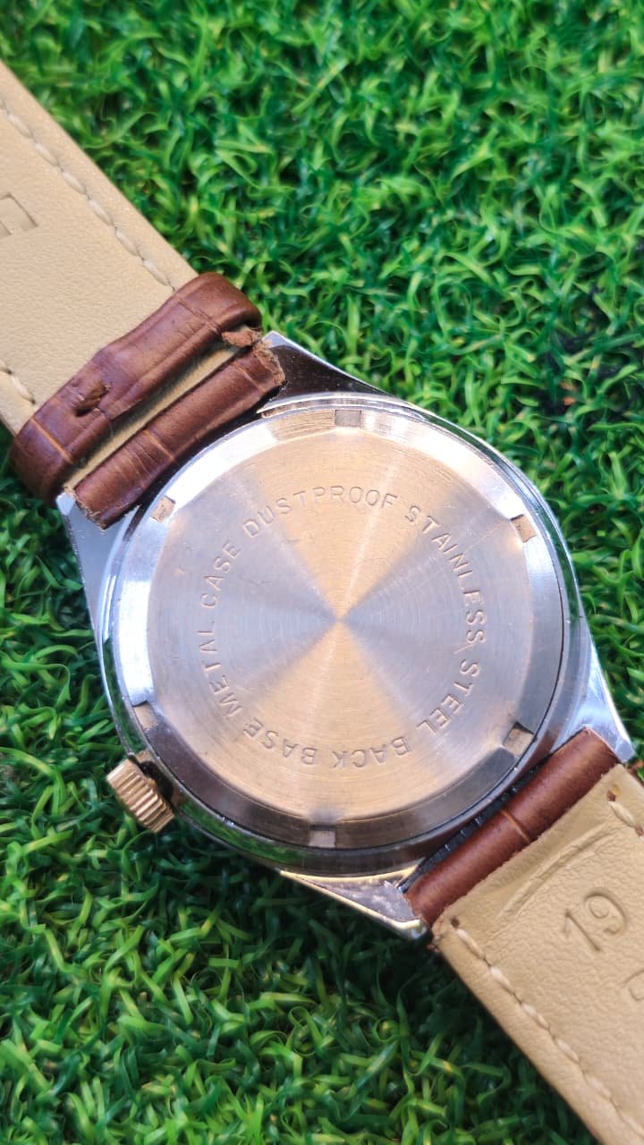 WhatsApp Image 2026-01-24 at 2.36.29 PM Vintage 1970s Timex Marlin Day-Date Mechanical Hand-Wind USA 🇺🇸 Made Men's Watch (Used) - Image 4