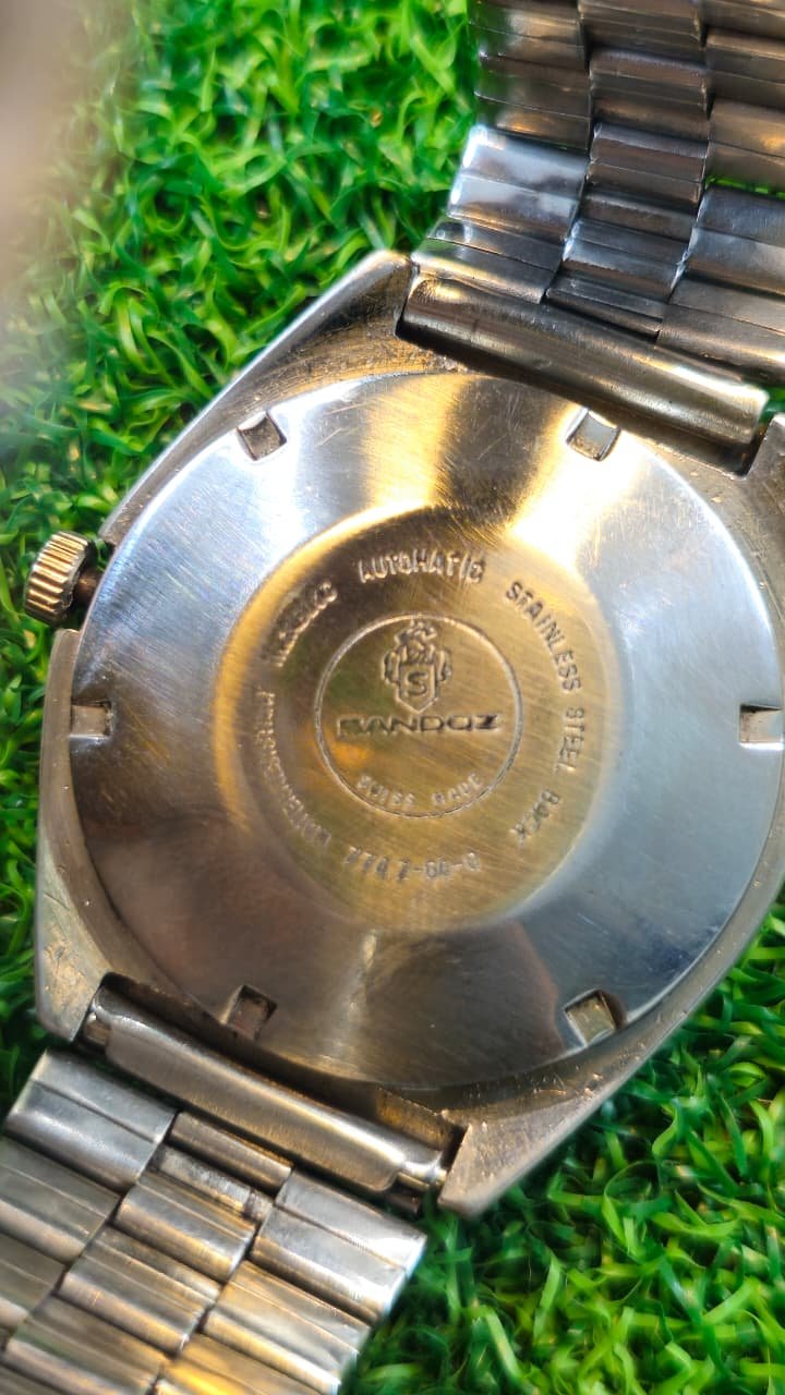 WhatsApp Image 2026-01-24 at 2.57.43 PM Vintage 1970s Sandoz Mechanical Automatic 25-Jewels Switzerland 🇨🇠Made Men's watch (Used) - Image 4