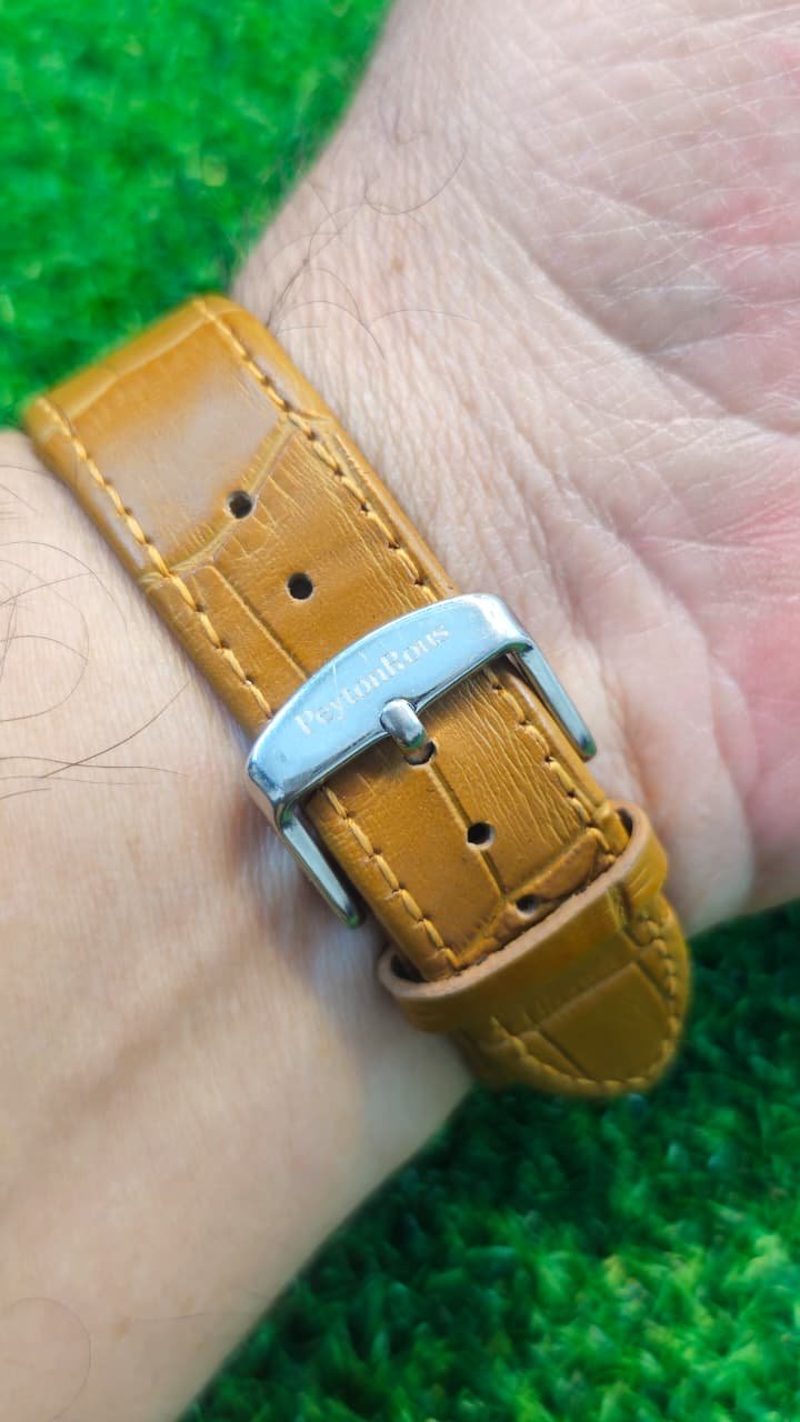 WhatsApp Image 2026-01-24 at 4.07.36 PM (1) Vintage Jean Perret Geneve quartz Switzerland 🇨🇠made Unisex Watch (Used) - Image 3