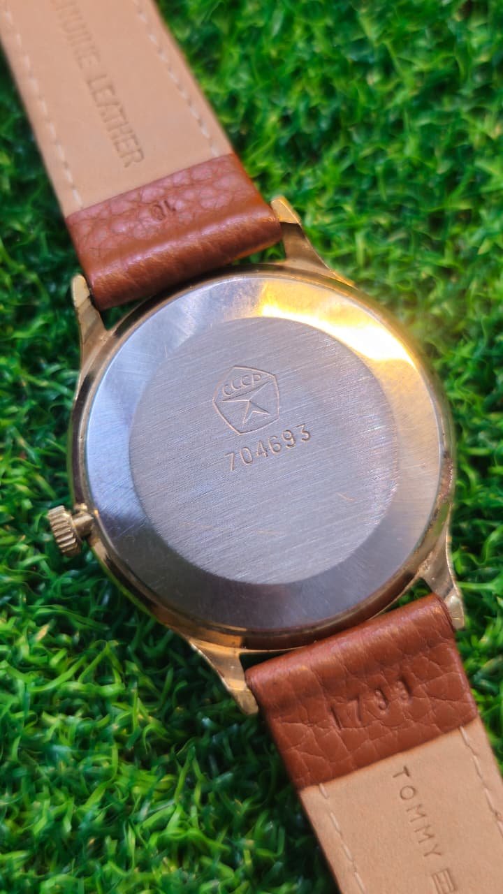 WhatsApp Image 2026-01-24 at 4.19.25 PM Vintage 1980s Slava "Malachite" mechanical Handwind 2414 caliber 21-jewels USSR Made Men's Watch (Used) - Image 4