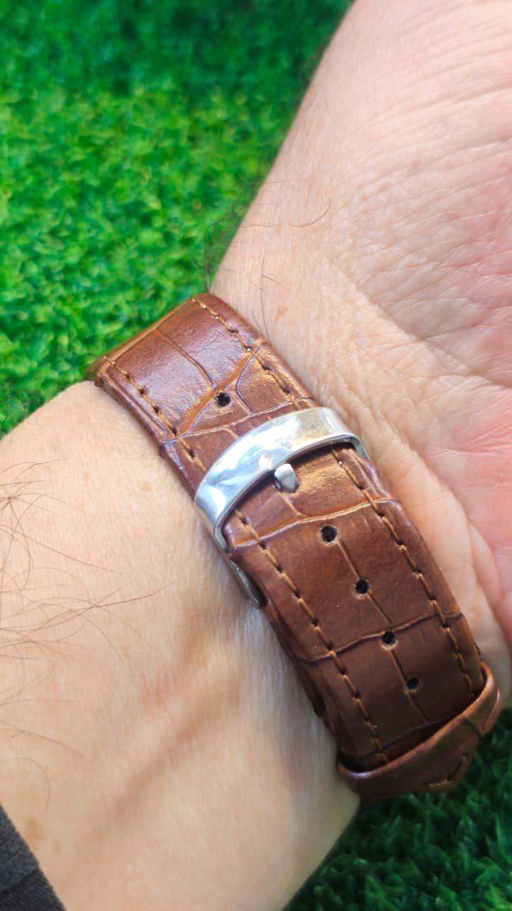 WhatsApp Image 2026-01-25 at 10.52.59 AM (1) Vintage 1960s Vintage OLMA mechanical Handwind 17-jewels Switzerland Made Men's Watch (Used) - Image 3