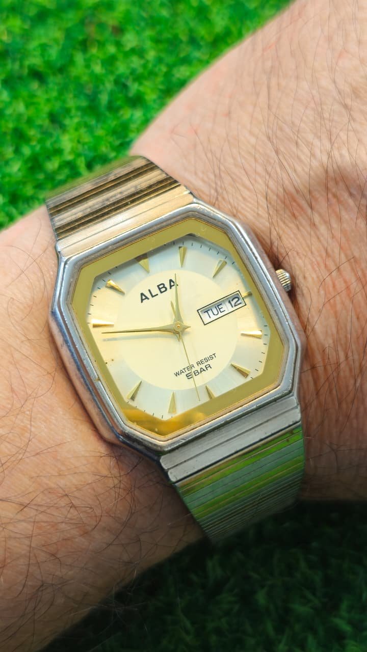 WhatsApp Image 2026-01-26 at 6.03.45 PM (1) Vintage Alba(Seiko) Quartz Japan made Men's watch (Used) - Image 2