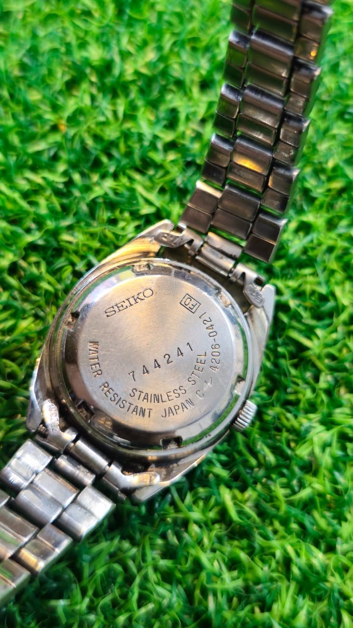 WhatsApp Image 2026-01-26 at 6.09.38 PM (1) Vintage 1970s Seiko 5 Automatic 4206 caliber 17-jewels japan made Ladies watch (Used) - Image 4