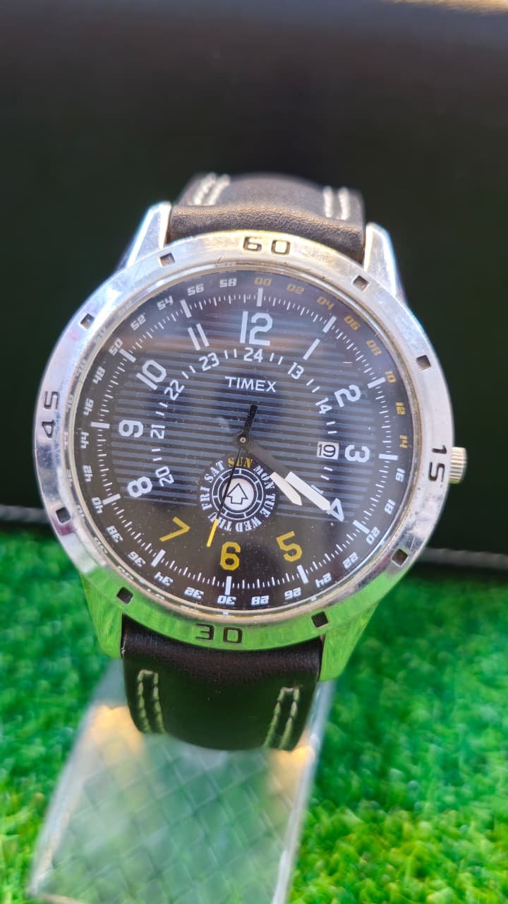 WhatsApp Image 2026-01-26 at 6.15.46 PM Timex Analogue Quartz movement Japan made Men's watch (Used) - Image 1