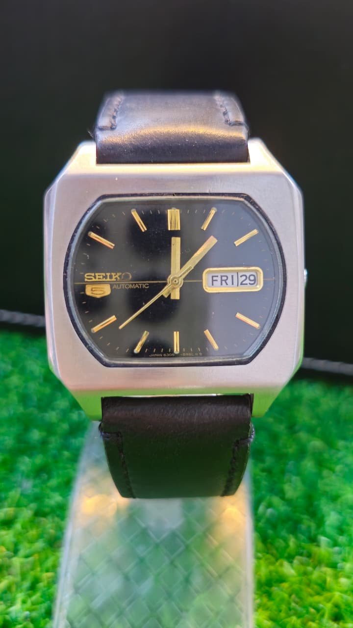 WhatsApp Image 2026-01-26 at 7.13.52 PM Vintage 1960s Seiko 5 Automatic 6309 caliber 21-jewels TV dial Japan Made Men's watch (Used) - Image 1