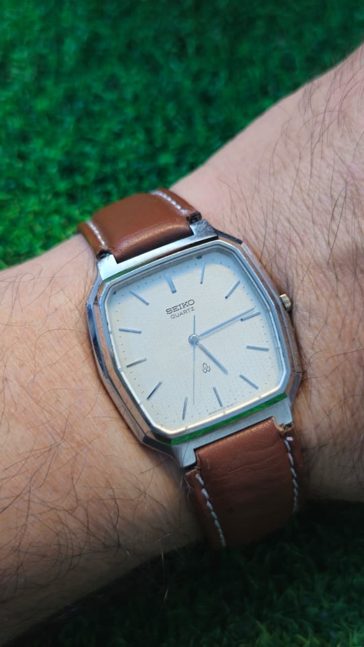 WhatsApp Image 2026-01-30 at 1.07.42 PM (1) Vintage 1970s Seiko Quartz movement Japan made Men's watch (Used) - Image 2