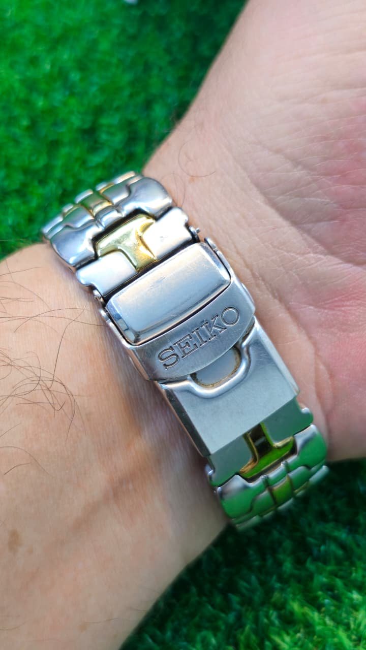 WhatsApp Image 2026-01-30 at 1.10.22 PM (1) Vintage Seiko Alarm Chronograph Quartz Movement 100M Japan made Men's watch (Used) - Image 3