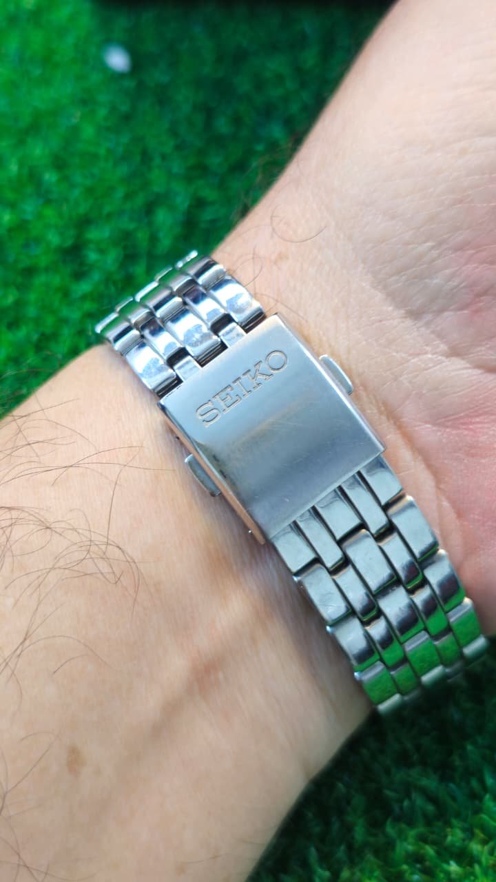 WhatsApp Image 2026-01-30 at 1.16.26 PM (1) Vintage Seiko Quartz movement Japan made Men's watch (Used) - Image 3