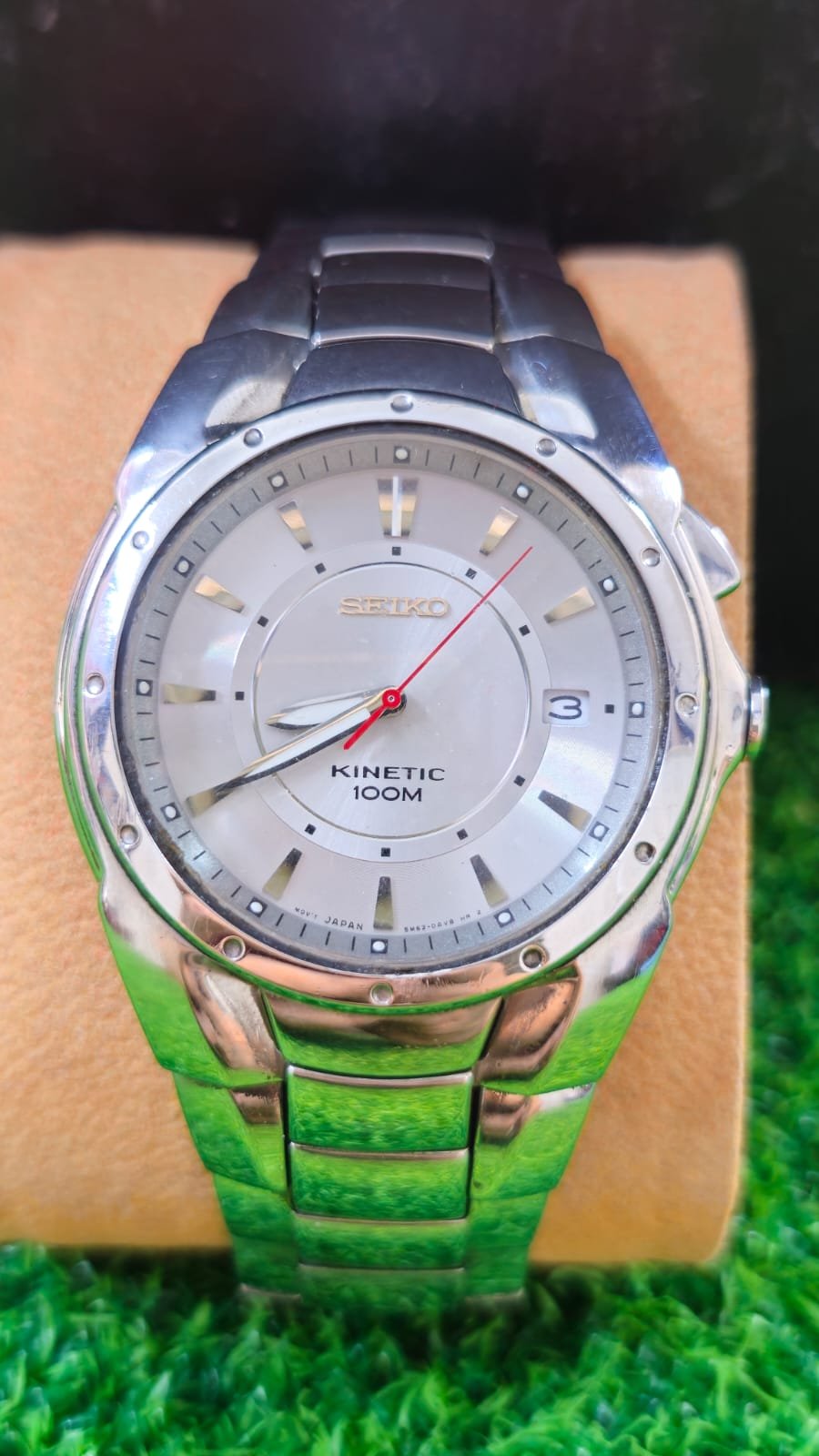 WhatsApp Image 2026-01-30 at 1.21.27 PM Seiko Kinetic 100M Quartz movement Japan made Men's watch (Used) - Image 1