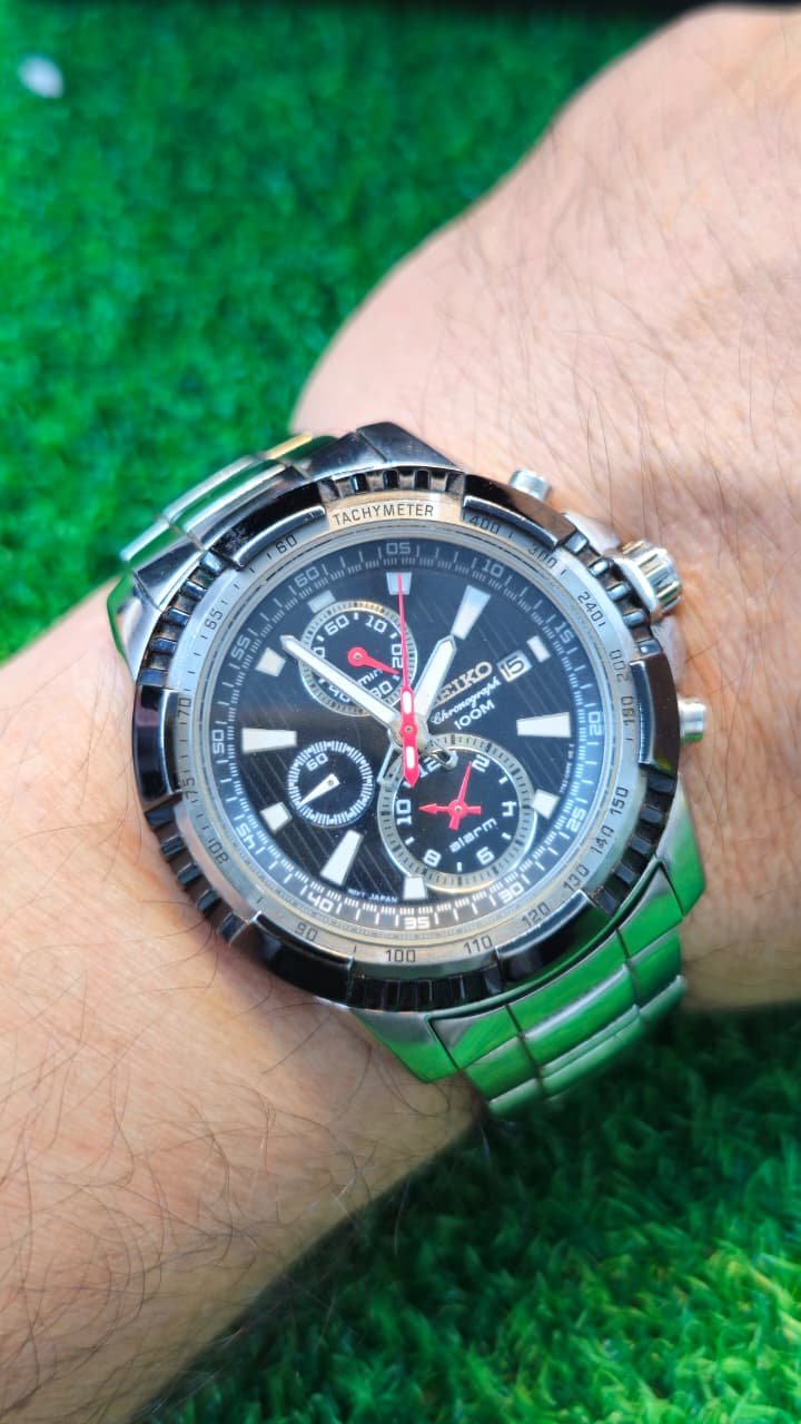 WhatsApp Image 2026-01-30 at 11.08.03 AM Seiko Chronograph model SNAD99P1 100M Quartz movement Japan made Men's watch (Used) - Image 2