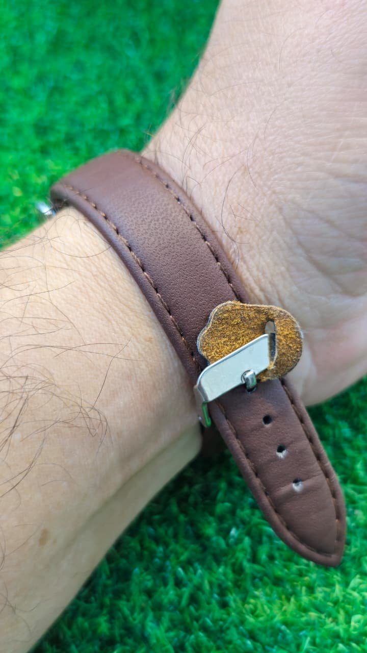 WhatsApp Image 2026-01-30 at 11.15.00 AM (1) Vintage 1980s Seiko Silver Wave JDM Quartz Movement Japan made Men's watch (Used) - Image 3