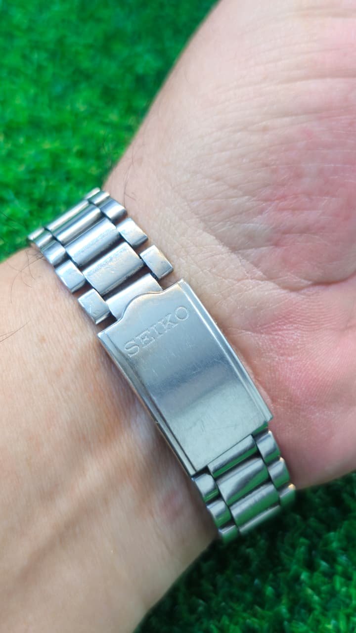 WhatsApp Image 2026-01-31 at 11.35.43 AM Vintage Seiko 5 Automatic 7s26 caliber 21-jewels Black Numerical Dial Japan made Men's watch (Used) - Image 3