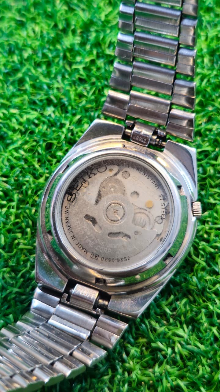 WhatsApp Image 2026-01-31 at 12.02.30 PM (1) Vintage Seiko 5 Automatic 7s26 caliber 21-jewels Golden Dial Japan made Men's watch (Used) - Image 4