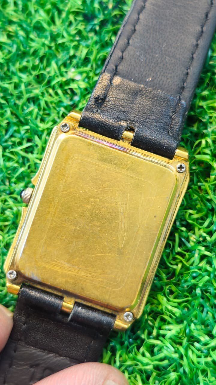 WhatsApp Image 2026-02-02 at 11.37.40 AM (1) Kolber Geneve Tank Shape (Model K-8243) Quartz movement Switzerland 🇨🇠made Unisex Watch (Used) - Image 4