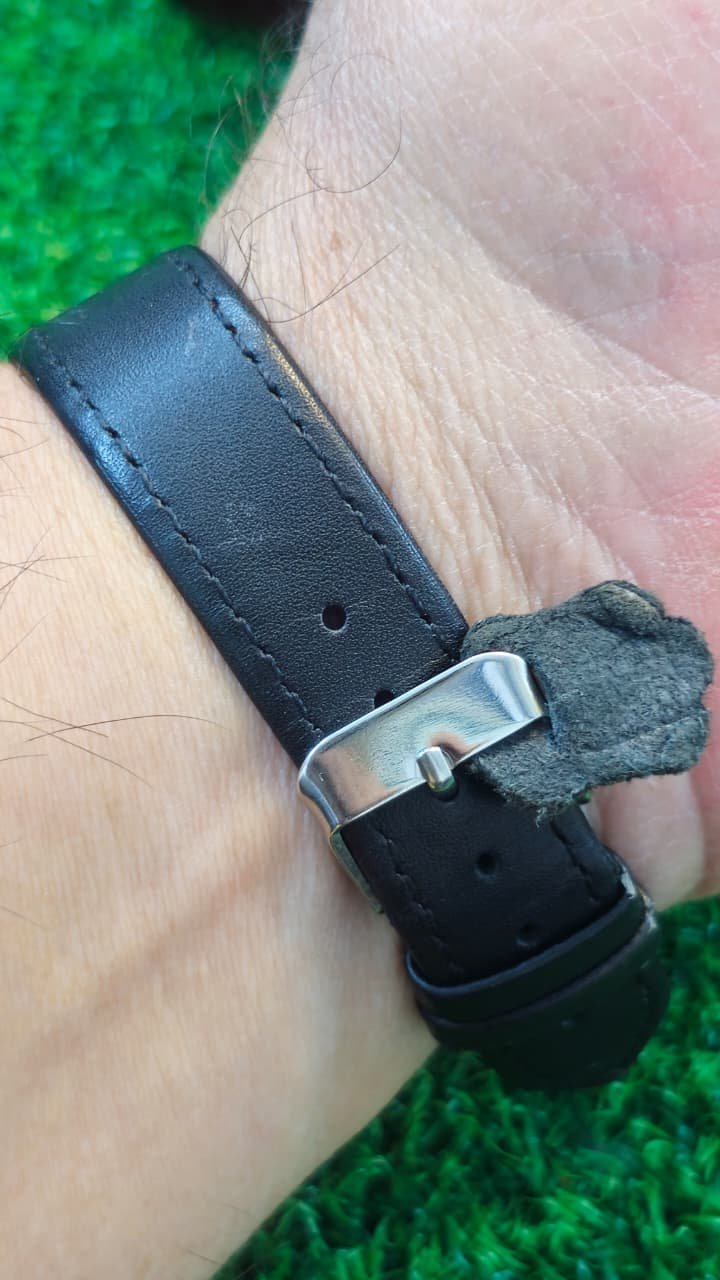 WhatsApp Image 2026-02-02 at 11.37.41 AM (1) Kolber Geneve Tank Shape (Model K-8243) Quartz movement Switzerland 🇨🇠made Unisex Watch (Used) - Image 3