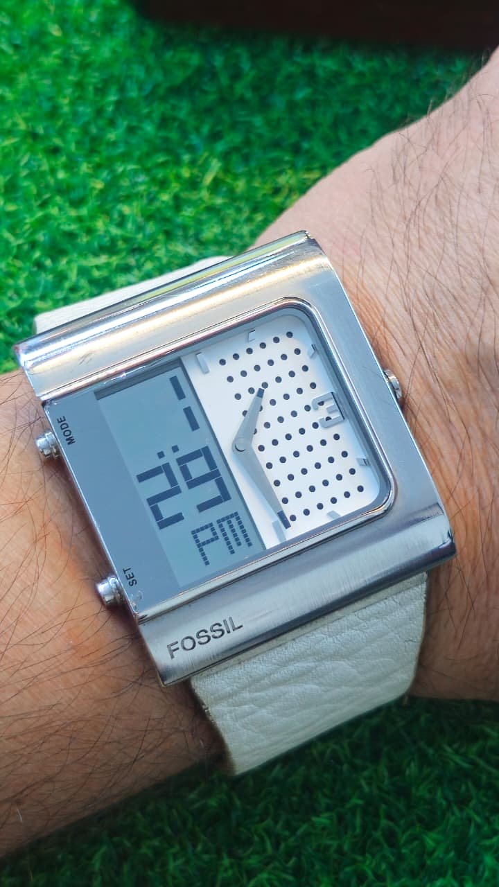 WhatsApp Image 2026-02-02 at 11.40.38 AM (1) Fossil Big Tic JR-9388 Ana Digi Japanese Quartz movement watch for Men's (Used) - Image 2